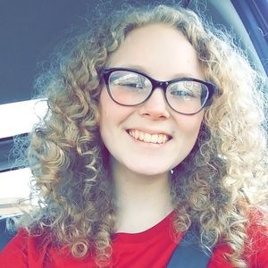 Meet your Posher, Adella